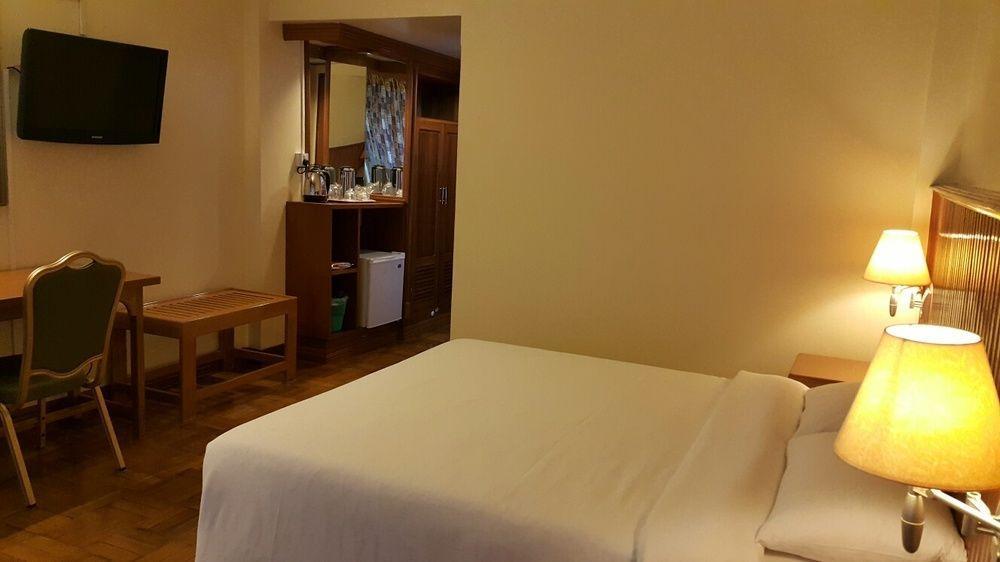 Panda Hotel يانغون المظهر الخارجي الصورة